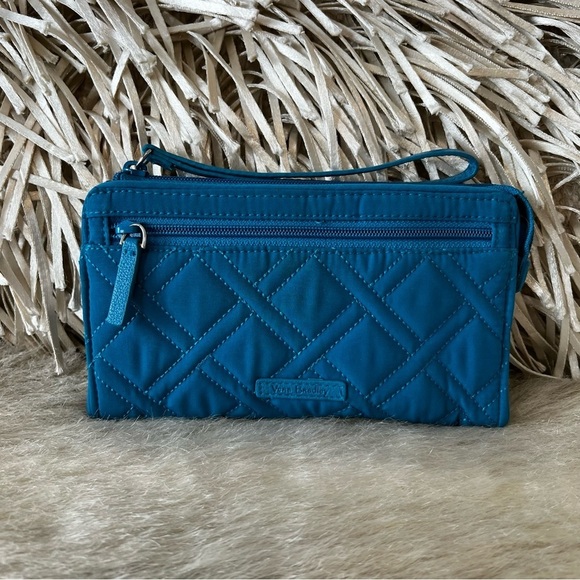 VERA BRADLEY Bahama Bay Blue Grab And Go Wristlet Microfiber Clutch Lippies - Picture 5 of 12